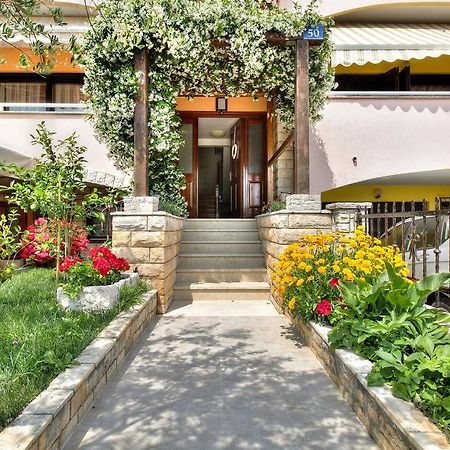 Apartment Roko 우마그 외부 사진