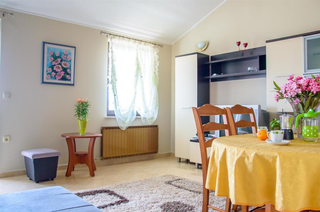 Apartment Roko 우마그 외부 사진