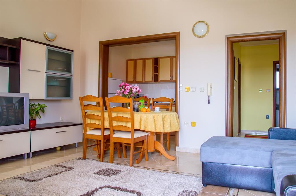 Apartment Roko 우마그 외부 사진