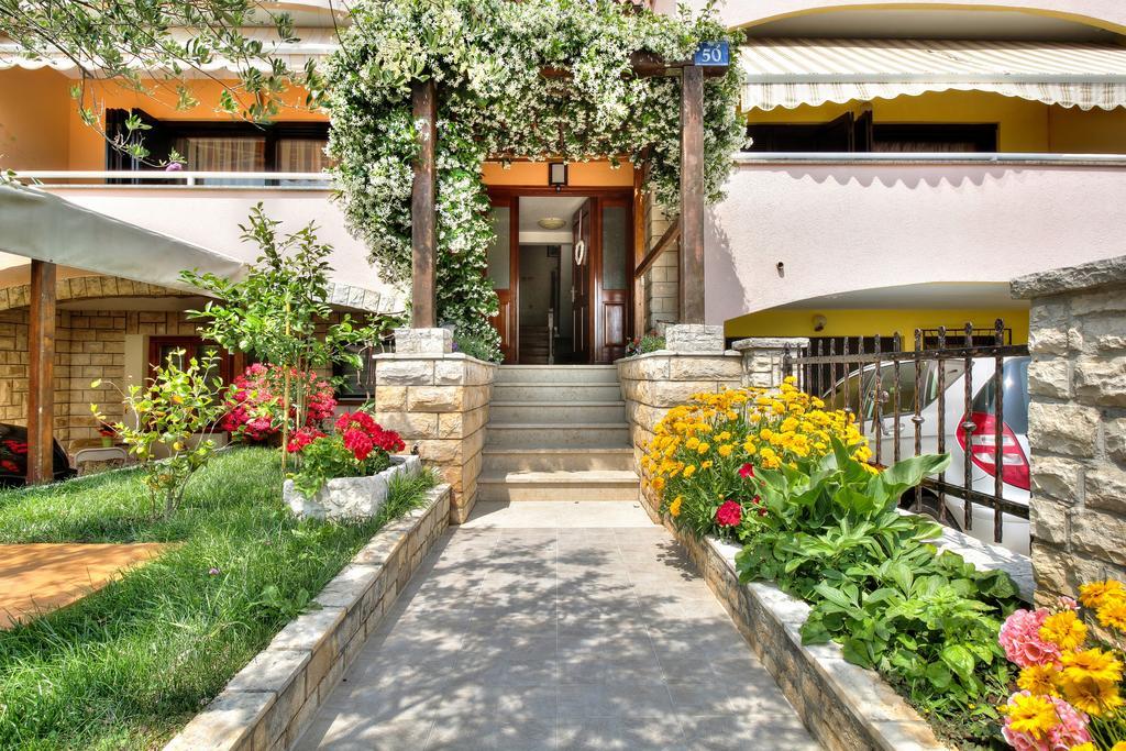 Apartment Roko 우마그 외부 사진